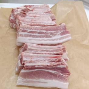 Hndskret stegeflsk m/ben - ca. 1,7 til 1,9 kg.