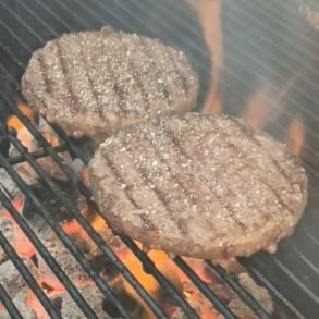 JA-TAK BASKER - Wagyu okseburger, 2x200 gr. 