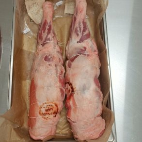 P�SKEBASKER - Fersk udbenet lammebov af dansk lam fra Vibyg�rd